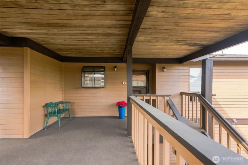 Property photo for 15525 6th Avenue Sw #12, Burien photo 2