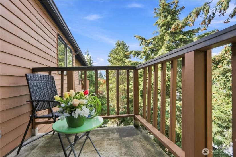 Property photo for 15525 6th Avenue Sw #12, Burien photo 11