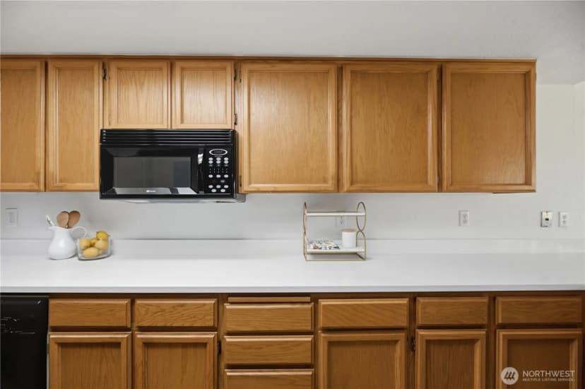 Property photo for 15525 6th Avenue Sw #12, Burien photo 8