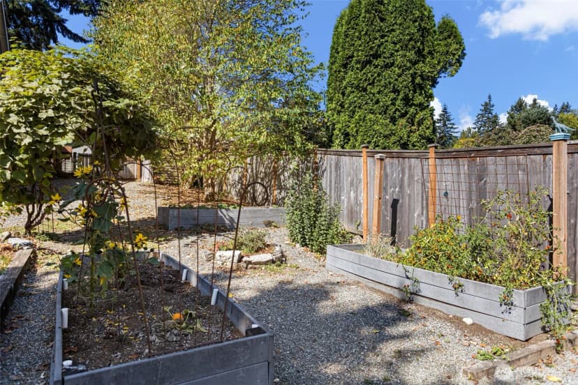 Property photo for 15520 Burke Avenue N, Shoreline photo 29