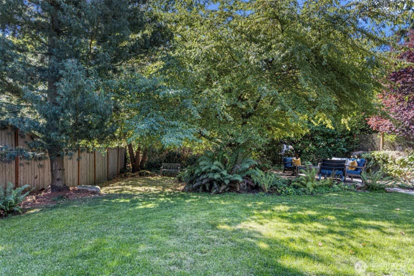 Property photo for 15520 Burke Avenue N, Shoreline photo 30