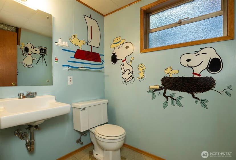 Property photo for 9815 Roosevelt Way Ne, Seattle photo 33