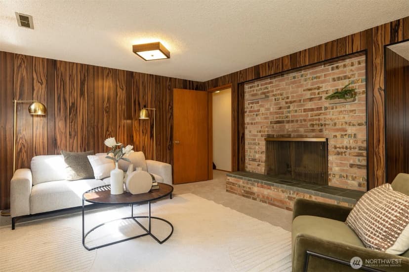 Property photo for 9815 Roosevelt Way Ne, Seattle photo 27