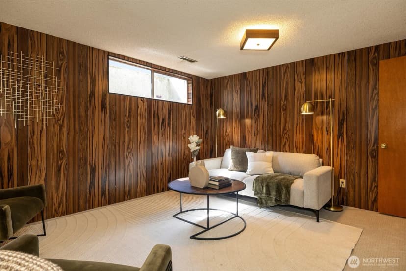 Property photo for 9815 Roosevelt Way Ne, Seattle photo 30