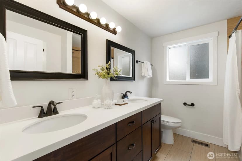 Property photo for 8618 Ne 137th Street, Kirkland photo 23