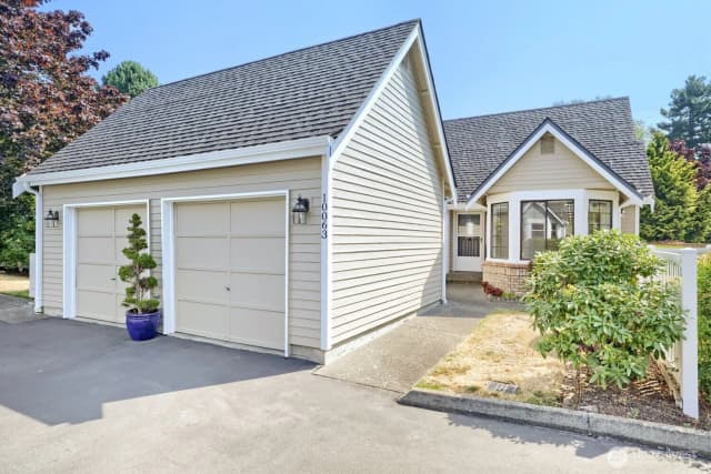 Property photo for 10063 Wallingford Avenue N, Seattle photo 2