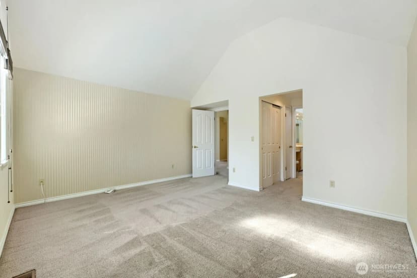 Property photo for 10063 Wallingford Avenue N, Seattle photo 16