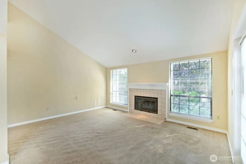 Property photo for 10063 Wallingford Avenue N, Seattle photo 11