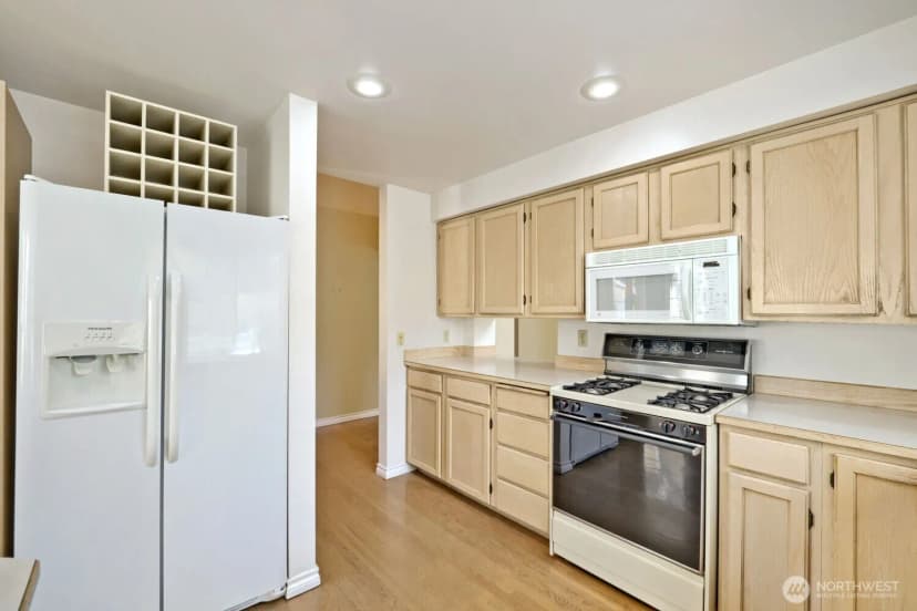 Property photo for 10063 Wallingford Avenue N, Seattle photo 18