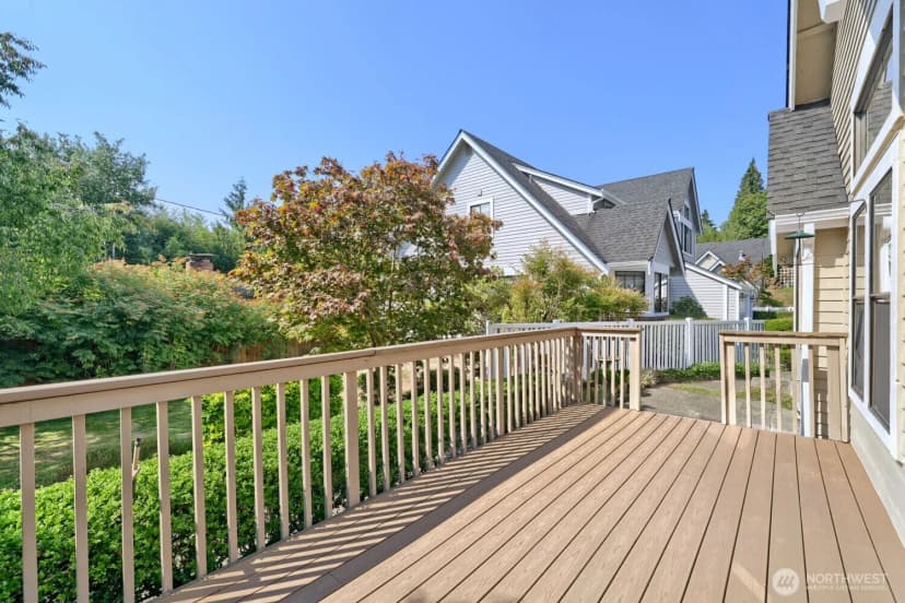 Property photo for 10063 Wallingford Avenue N, Seattle photo 28