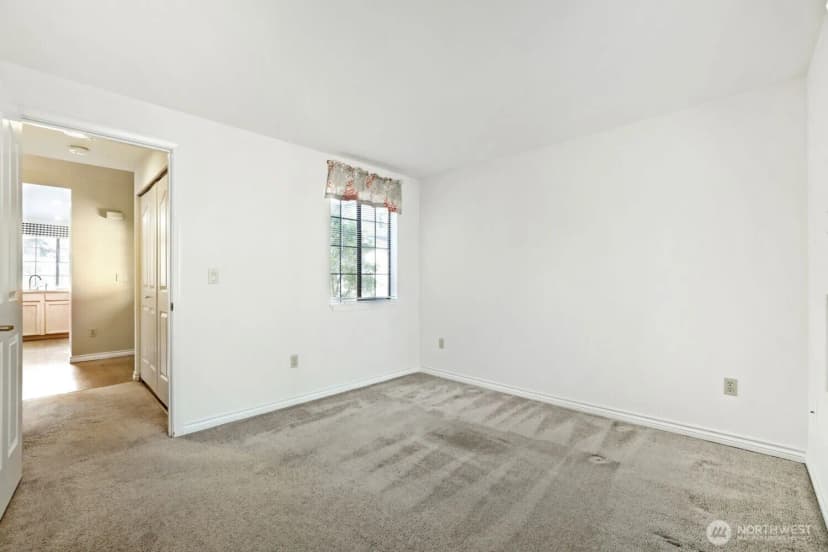 Property photo for 10063 Wallingford Avenue N, Seattle photo 23