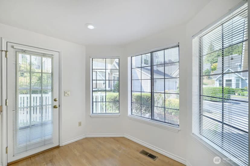 Property photo for 10063 Wallingford Avenue N, Seattle photo 19