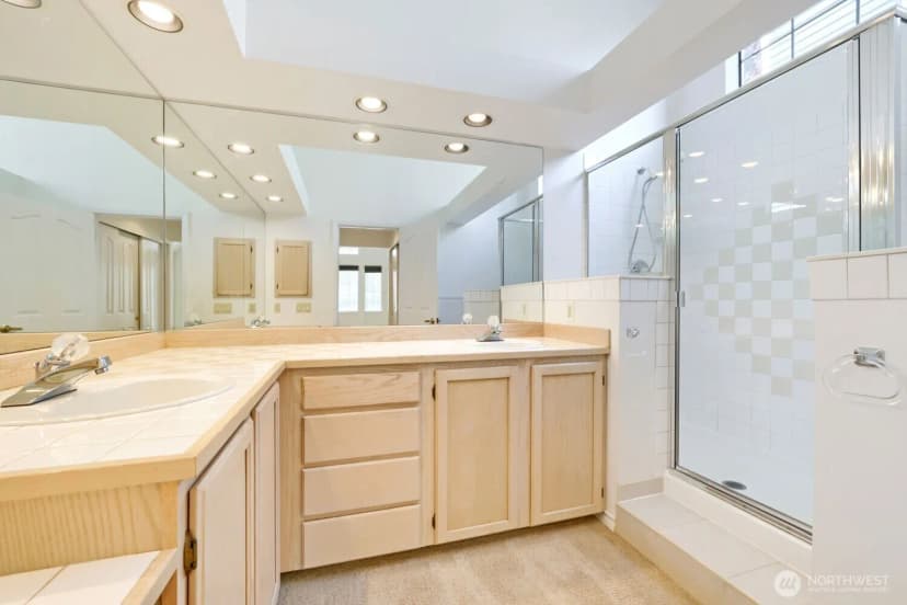 Property photo for 10063 Wallingford Avenue N, Seattle photo 14