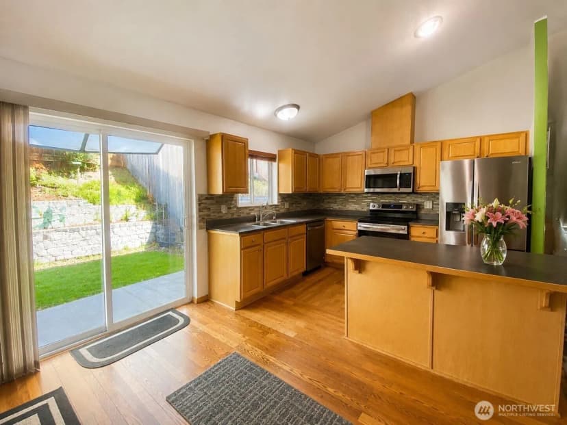 Property photo for 28158 241st Avenue Se, Maple Valley photo 3
