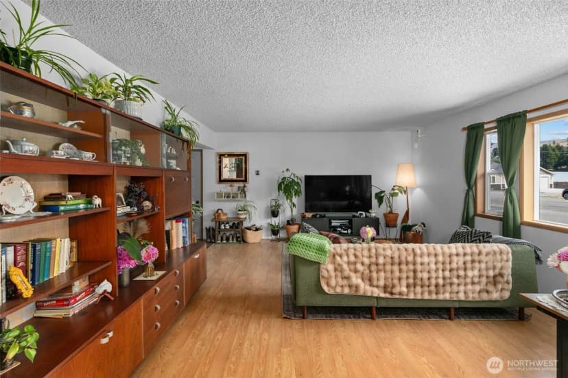 Property photo for 2214 Nw Columbia Avenue, East Wenatchee photo 6