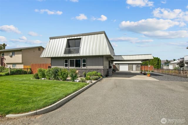 Property photo for 2214 Nw Columbia Avenue, East Wenatchee