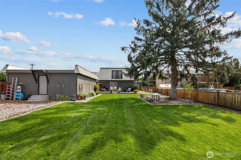 Property photo for 2214 Nw Columbia Avenue, East Wenatchee photo 28