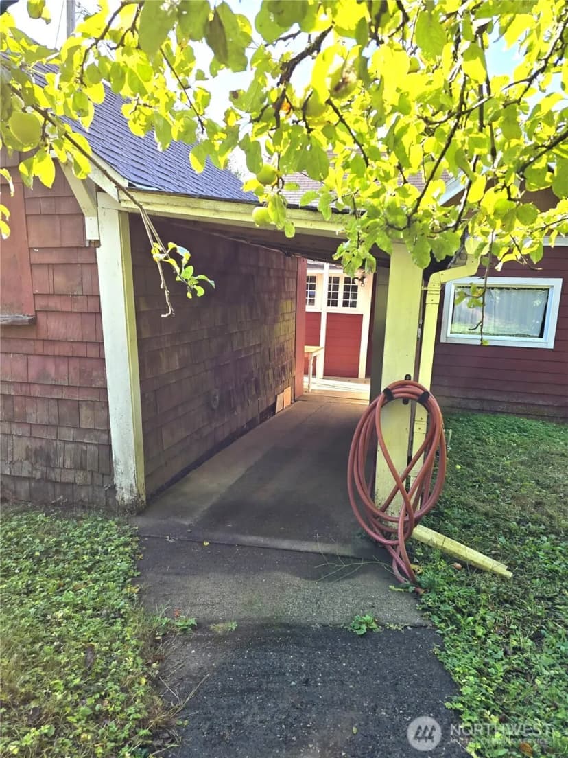 Property photo for 508 Cedar Street Ne, Ilwaco photo 32