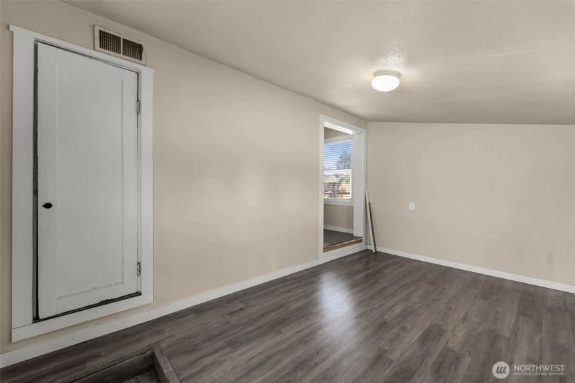 Property photo for 408 S Parkway Avenue, Battle Ground photo 24