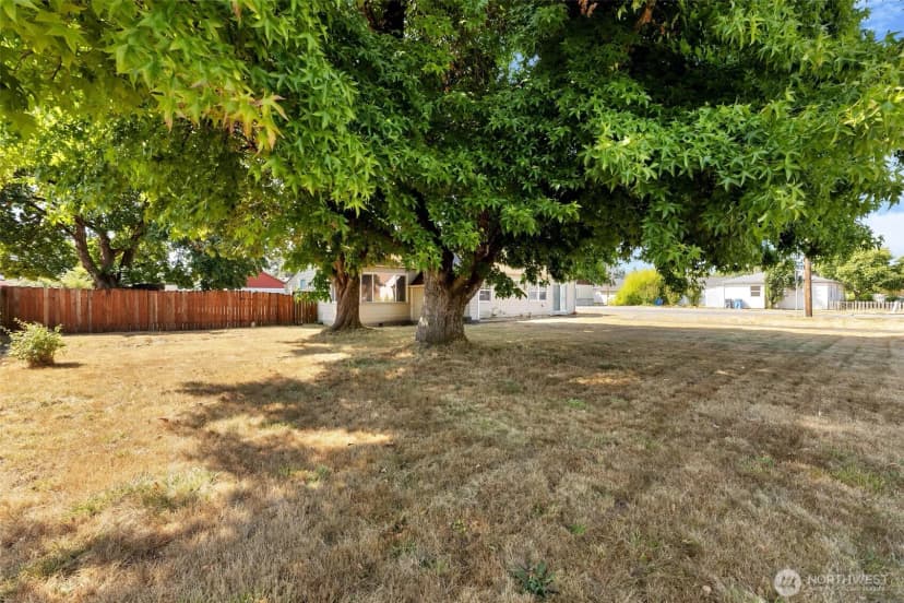 Property photo for 408 S Parkway Avenue, Battle Ground photo 3
