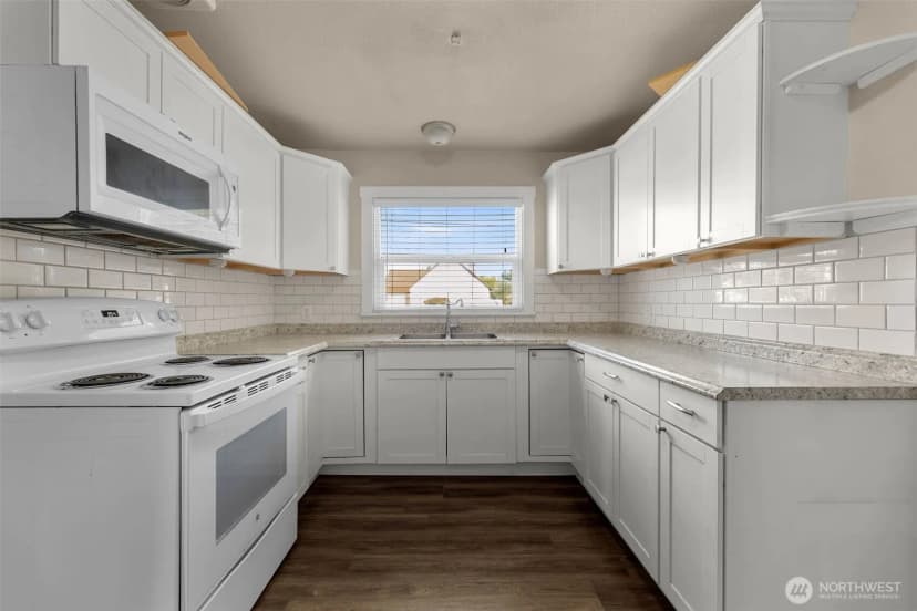 Property photo for 408 S Parkway Avenue, Battle Ground photo 12