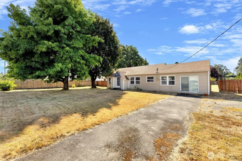 Property photo for 408 S Parkway Avenue, Battle Ground photo 2