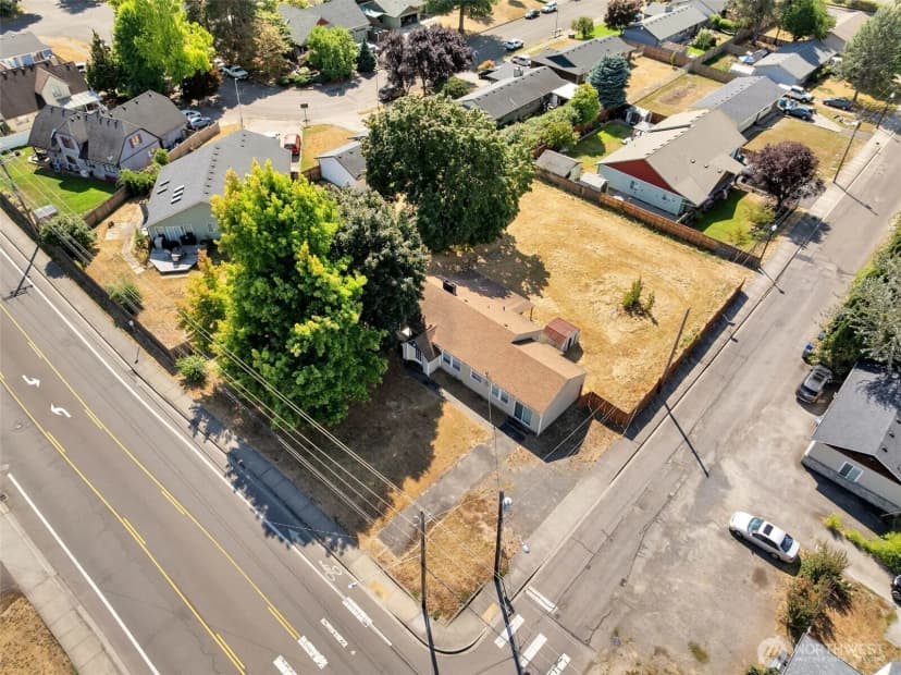 Property photo for 408 S Parkway Avenue, Battle Ground photo 32