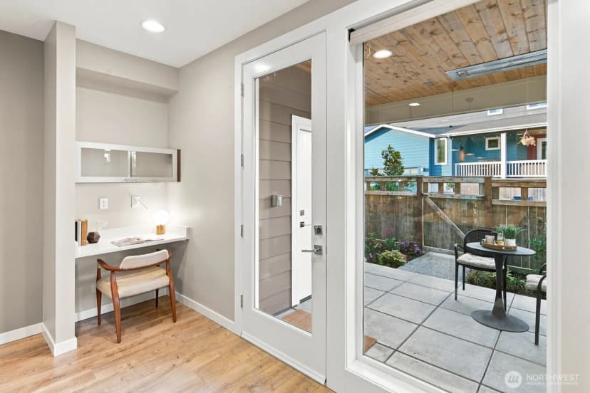 Property photo for 650 Sw 100 Street, Seattle photo 12