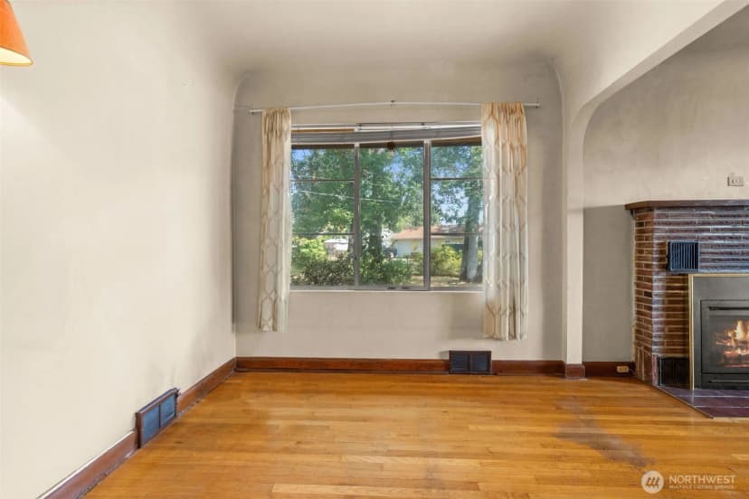Property photo for 15202 Washington Avenue Sw, Lakewood photo 15
