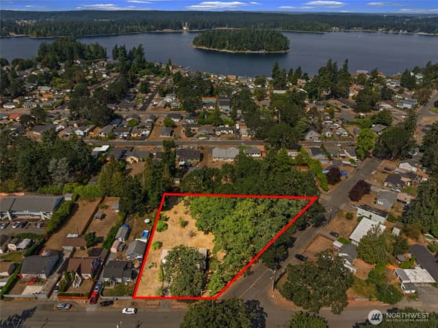 Property photo for 15202 Washington Avenue Sw, Lakewood