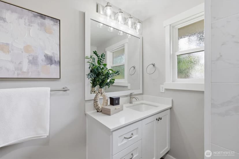 Property photo for 14237 105th Avenue Ne, Kirkland photo 10