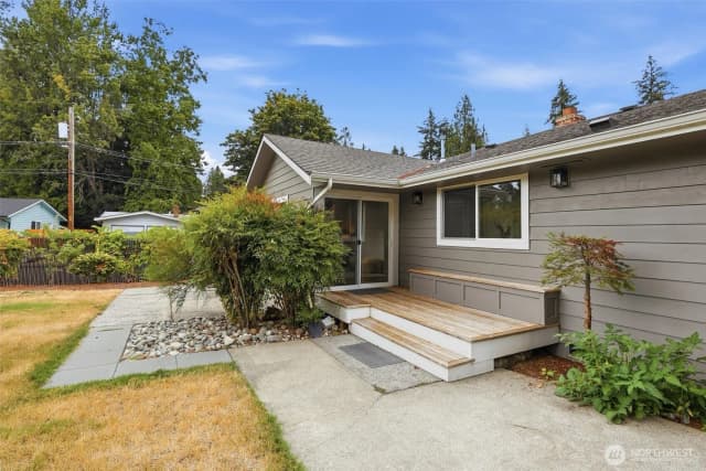 Property photo for 14237 105th Avenue Ne, Kirkland photo 2
