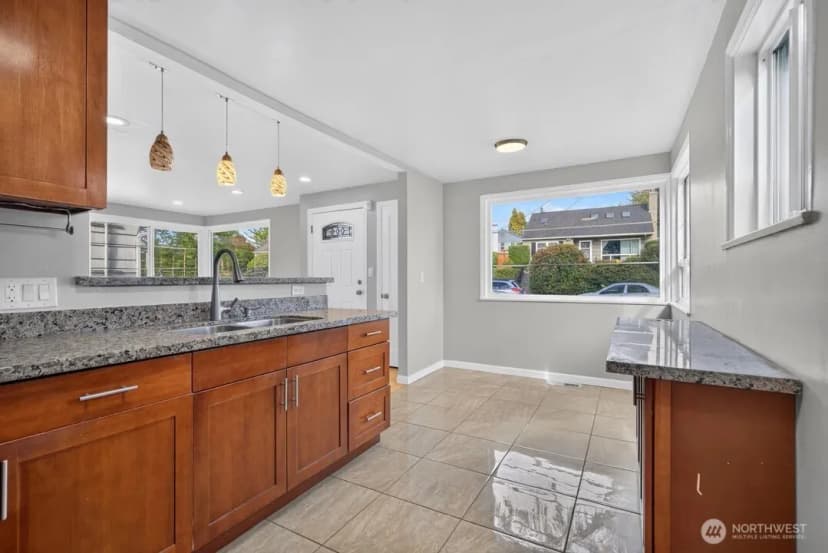 Property photo for 5561 23rd Avenue S, Seattle photo 8