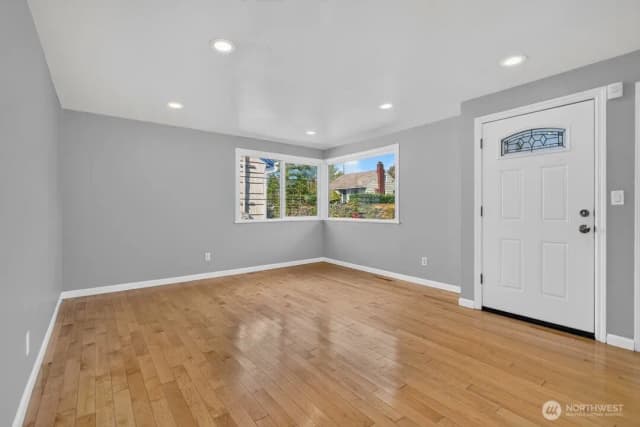 Property photo for 5561 23rd Avenue S, Seattle photo 4