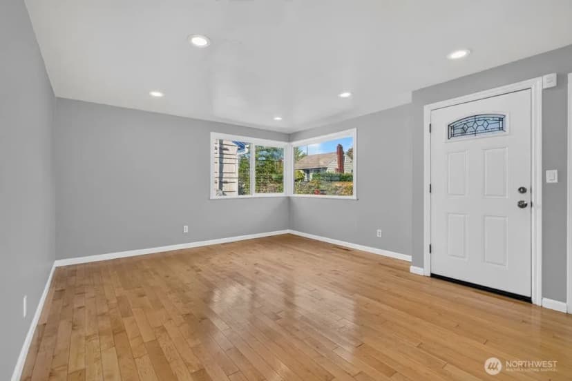 Property photo for 5561 23rd Avenue S, Seattle photo 4