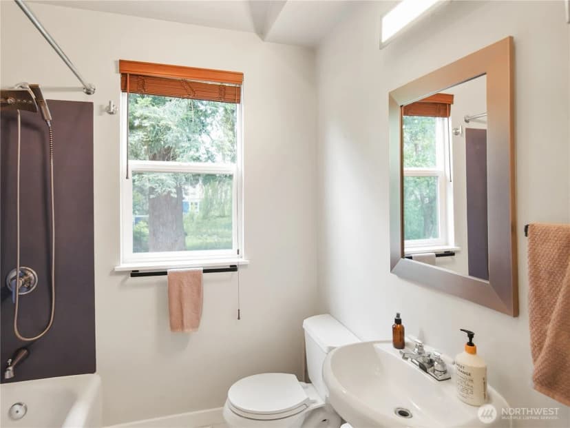 Property photo for 205 Nw 101st Street, Seattle photo 12