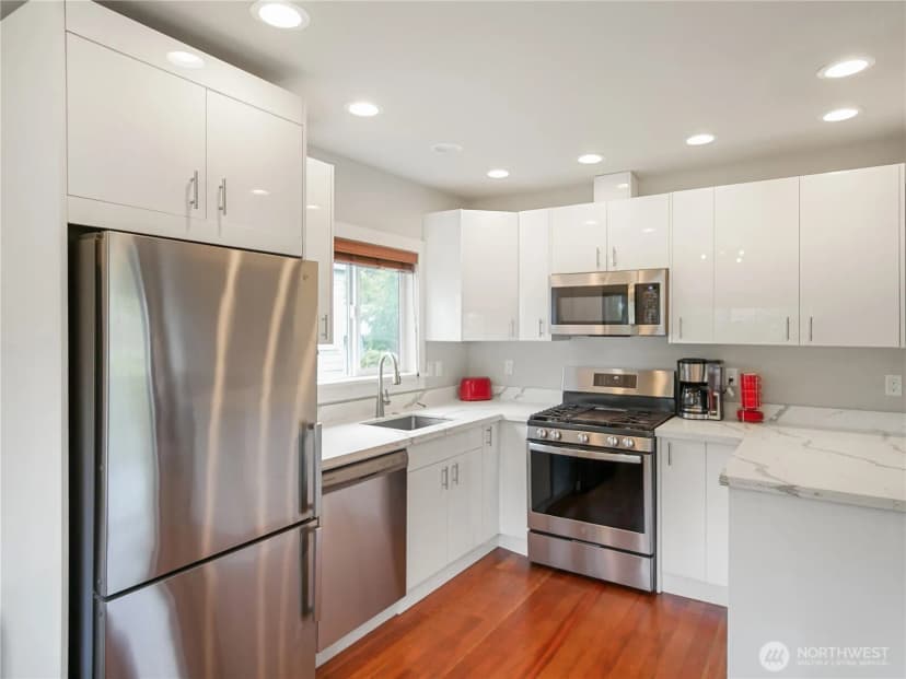 Property photo for 205 Nw 101st Street, Seattle photo 8