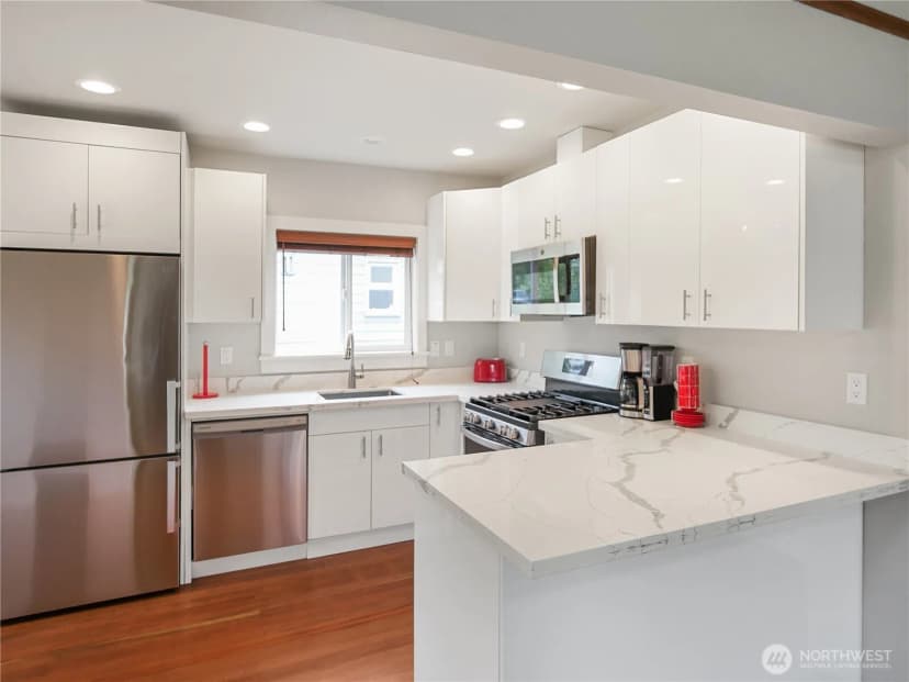 Property photo for 205 Nw 101st Street, Seattle photo 7