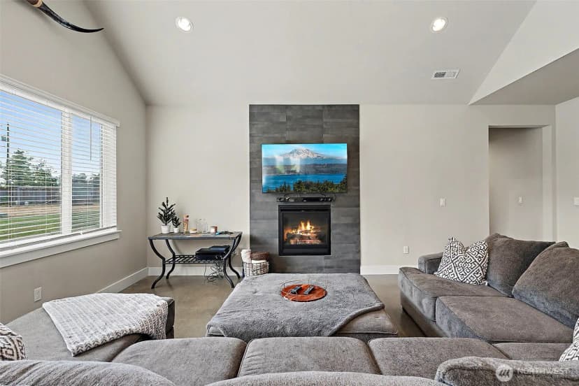 Property photo for 2222 215th Street E, Spanaway photo 27