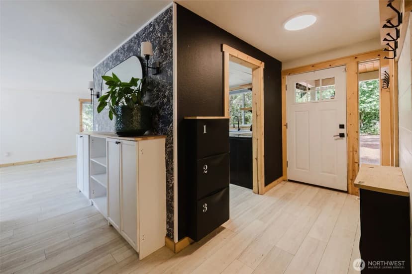 Property photo for 8325 Seabeck Highway Nw, Bremerton photo 4