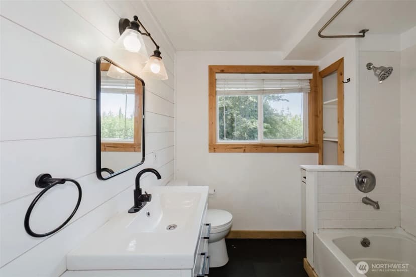 Property photo for 8325 Seabeck Highway Nw, Bremerton photo 12