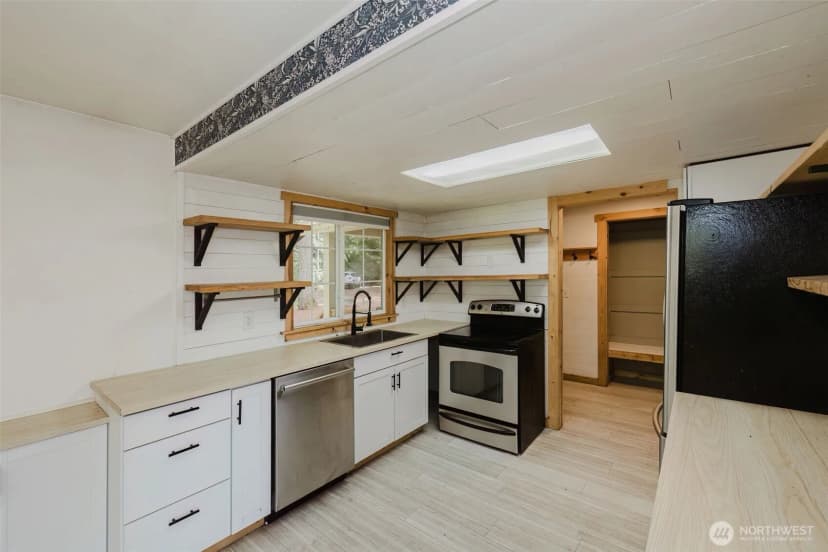 Property photo for 8325 Seabeck Highway Nw, Bremerton photo 6