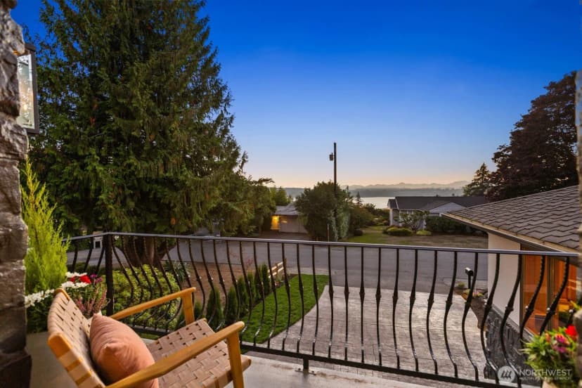Property photo for 3204 72nd Avenue Se, Mercer Island photo 24