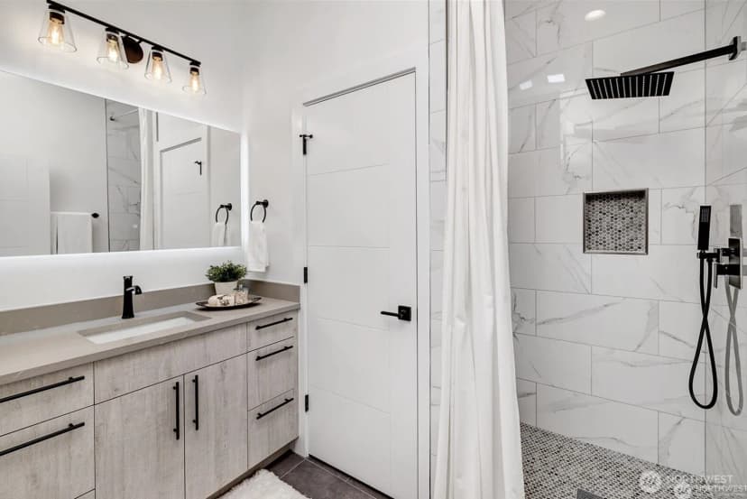 Property photo for 12215 Des Moines Memorial Drive S #unit A, Burien photo 10