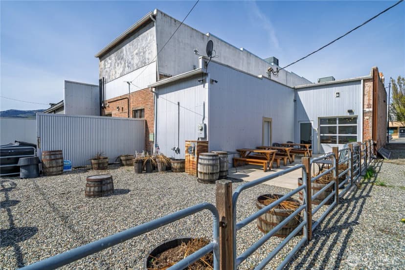 Property photo for 1307 Main, Oroville photo 5