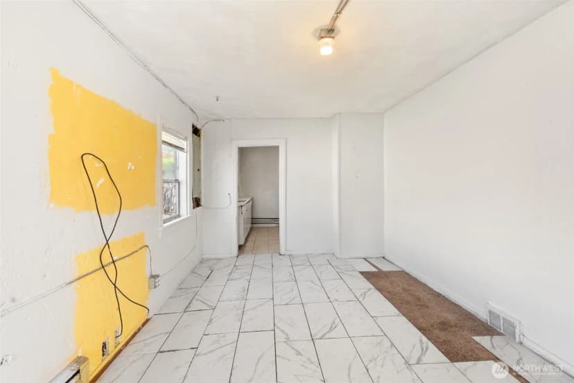 Property photo for 5208 15th Avenue S, Seattle photo 4