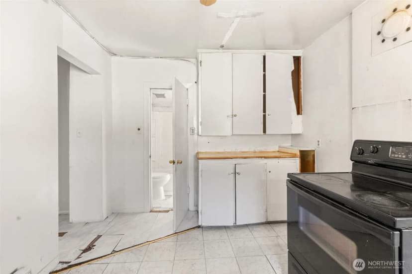 Property photo for 5208 15th Avenue S, Seattle photo 10