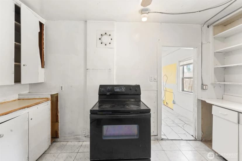 Property photo for 5208 15th Avenue S, Seattle photo 11