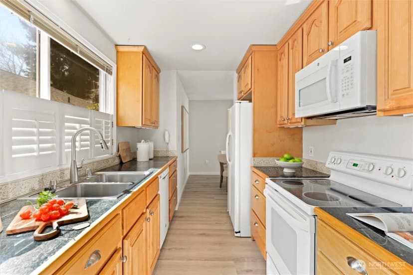 Property photo for 1230 101st Place Ne #1230, Bellevue photo 10