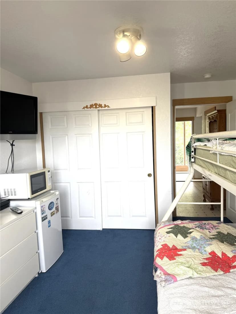 Property photo for 33304 J Place, Ocean Park photo 13